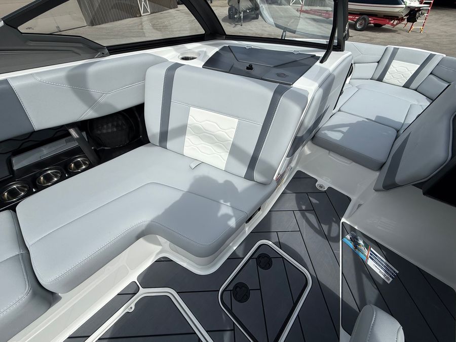 2026 Malibu 23LSV, photo 10 of 30