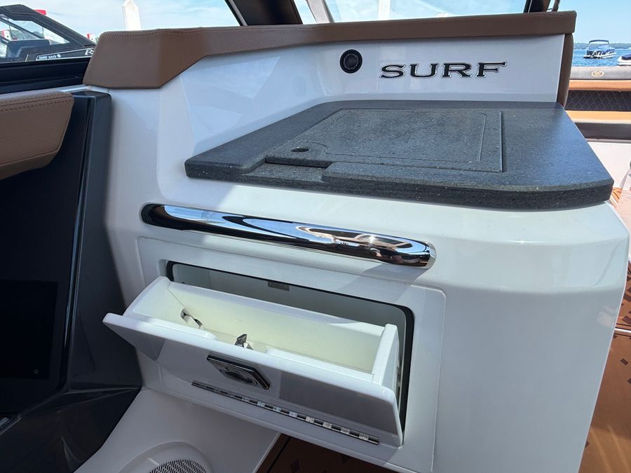 2026 Cobalt R31 Surf, photo 19 of 30