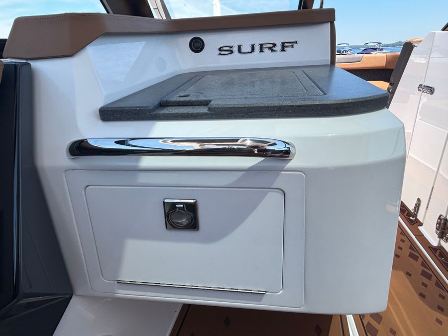2026 Cobalt R31 Surf, photo 18 of 30