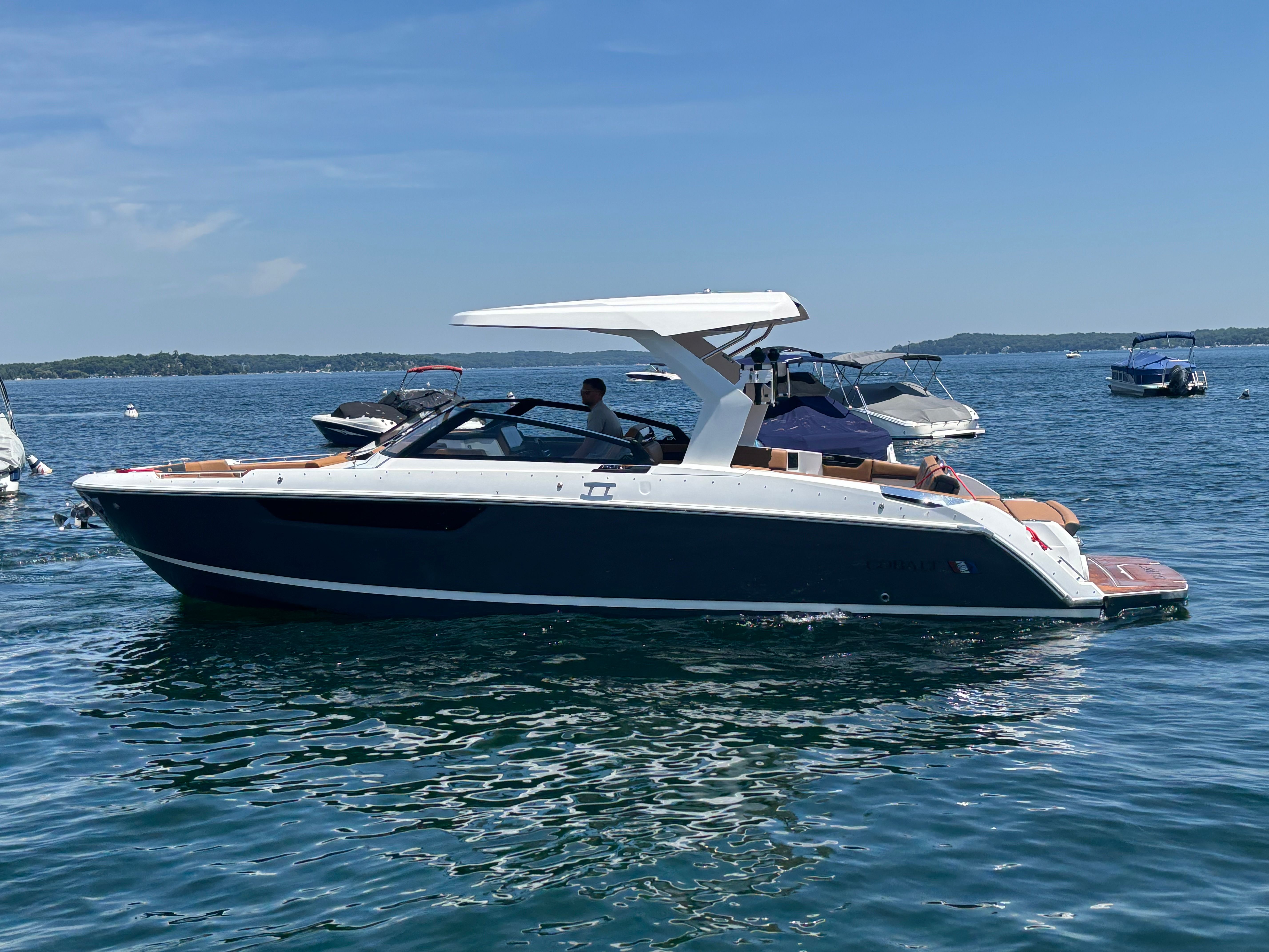 New 2026 31' Cobalt R31 Surf For Sale in Fontana on Lake Geneva