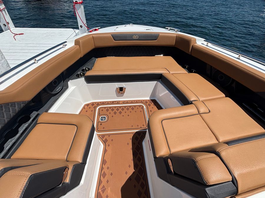 2026 Cobalt R31 Surf, photo 24 of 30