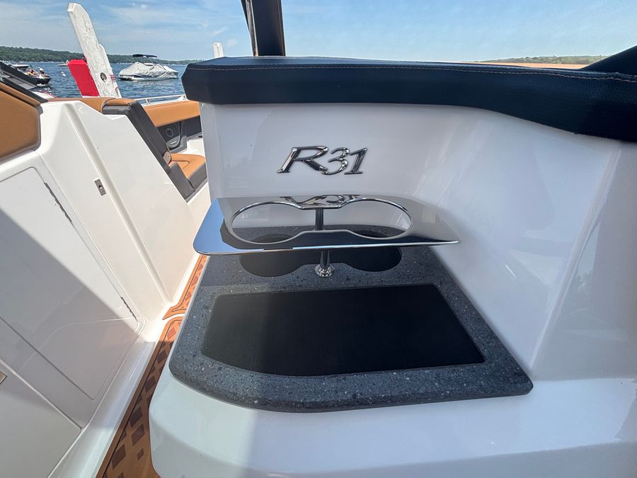 2026 Cobalt R31 Surf, photo 11 of 30