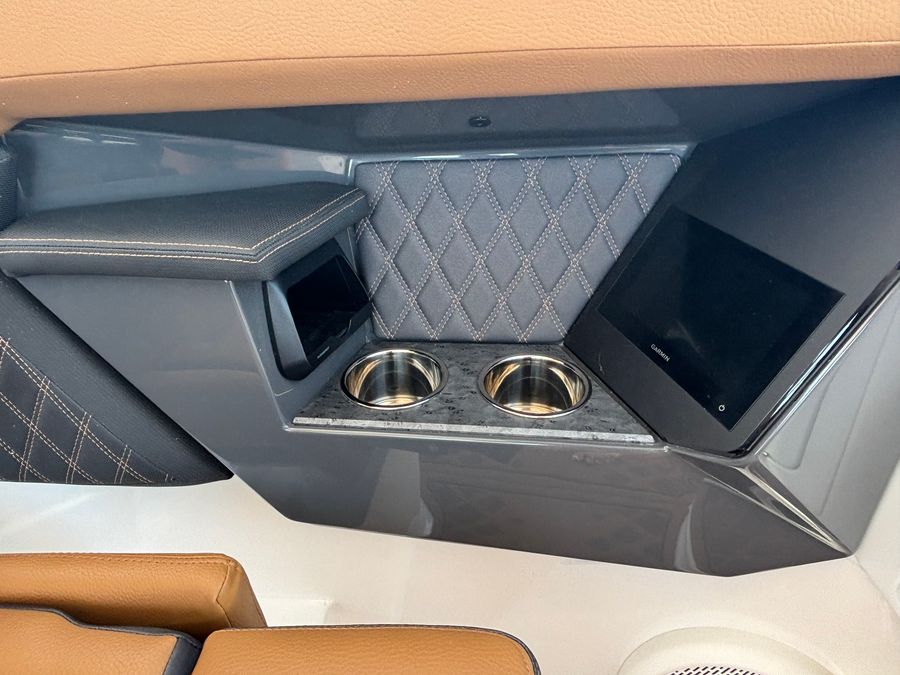 2026 Cobalt R31 Surf, photo 21 of 30
