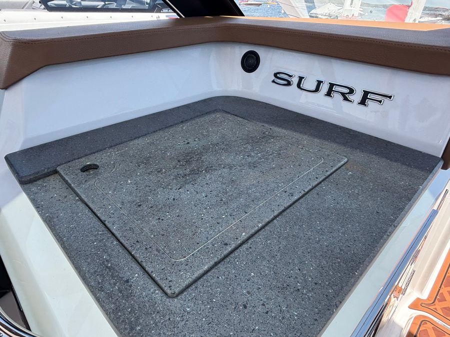 2026 Cobalt R31 Surf, photo 17 of 30