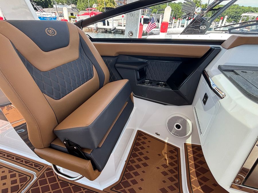 2026 Cobalt R31 Surf, photo 28 of 30