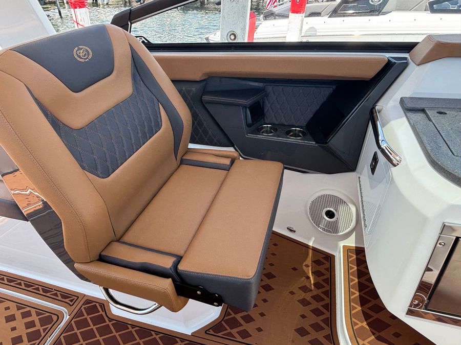 2026 Cobalt R31 Surf, photo 20 of 30