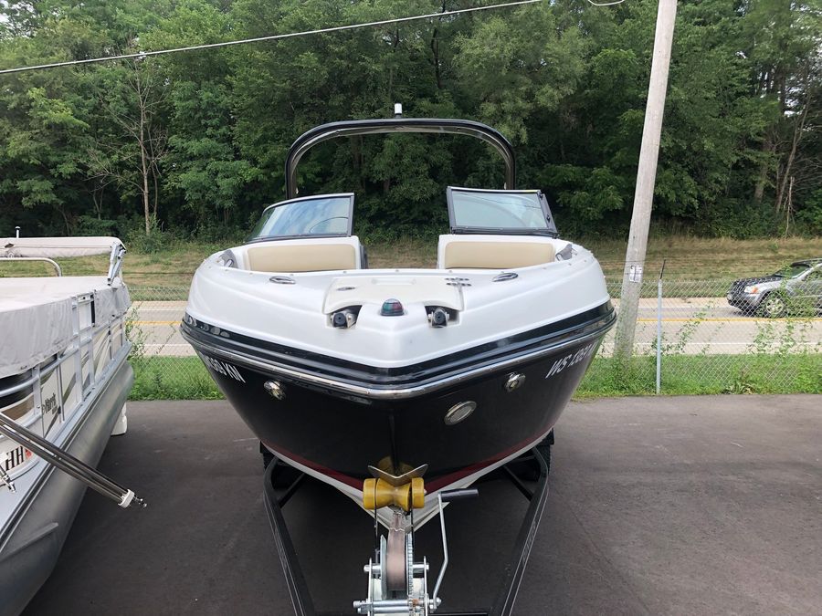 2018 Rinker 26QXBR, photo 3 of 13