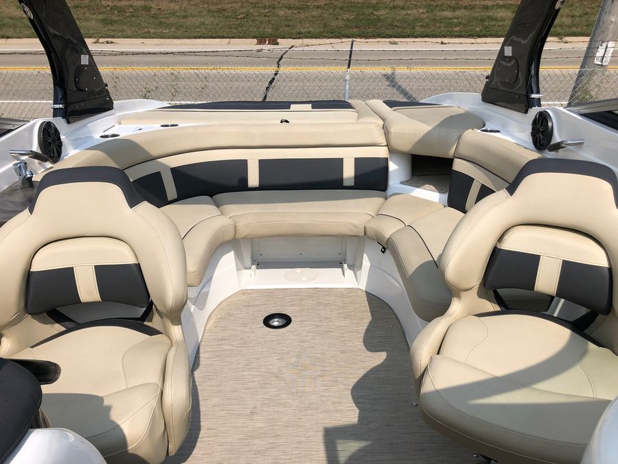 2018 Rinker 26QXBR, photo 4 of 13