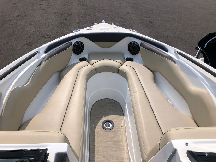 2018 Rinker 26QXBR, photo 5 of 13