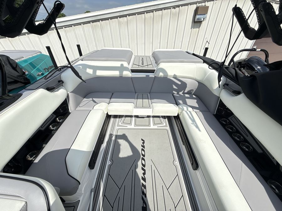 2026 Moomba Max, photo 10 of 23