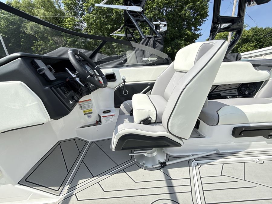 2026 Moomba Max, photo 14 of 23