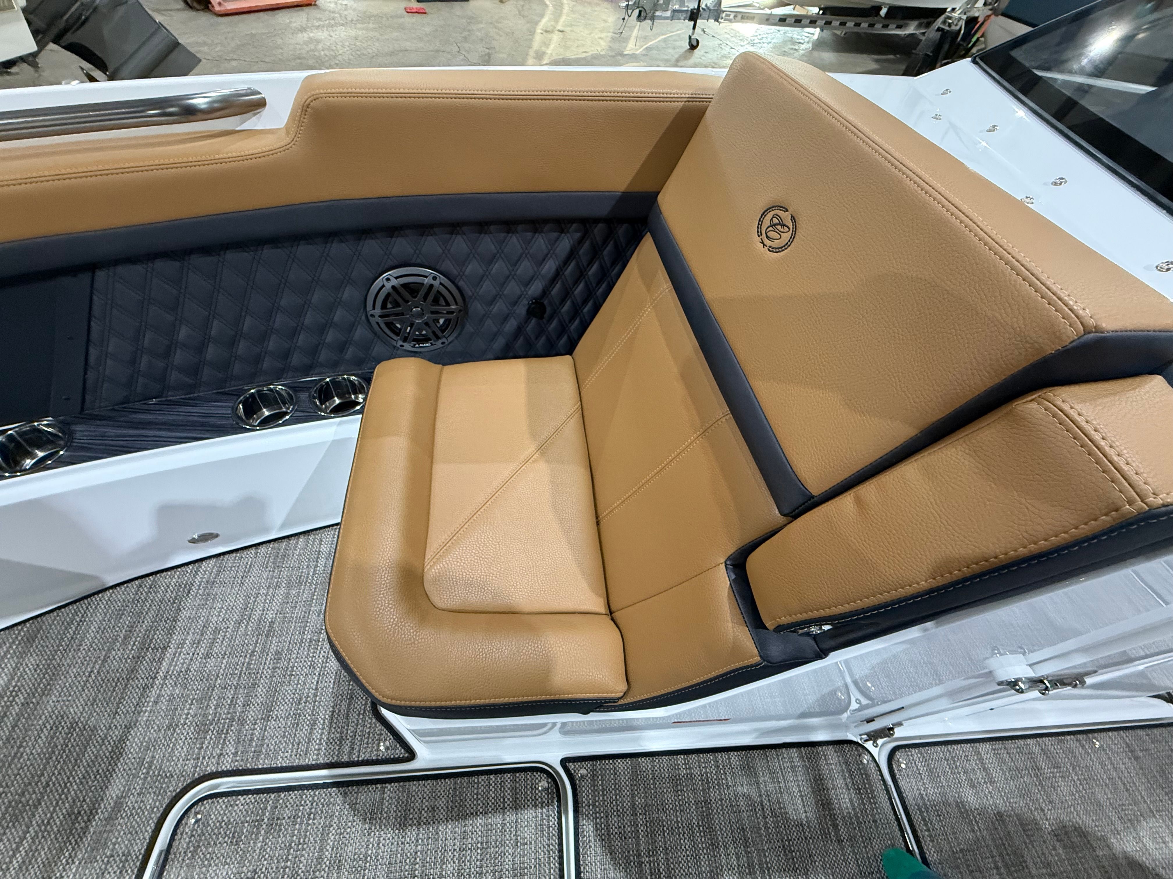 New 2026 28' Cobalt R8 For Sale in Fontana on Lake Geneva, WI