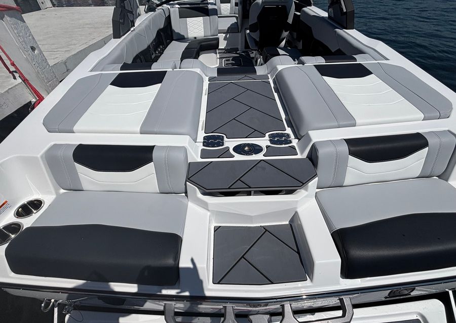 2026 Malibu 23LSV, photo 2 of 17