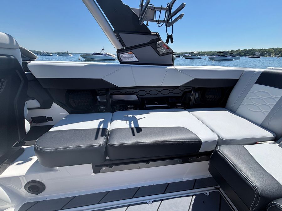 2026 Malibu 23LSV, photo 9 of 17