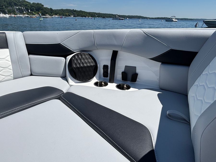 2026 Malibu 23LSV, photo 6 of 17