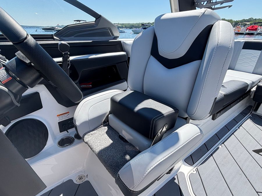 2026 Malibu 23LSV, photo 14 of 17