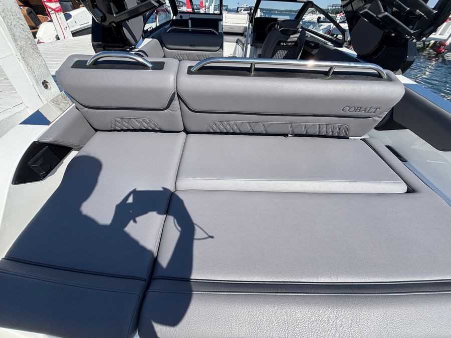2027 Cobalt R26 Surf, photo 3 of 22