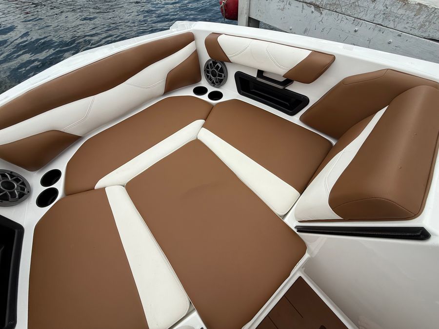 2023 Axis A20, photo 16 of 20