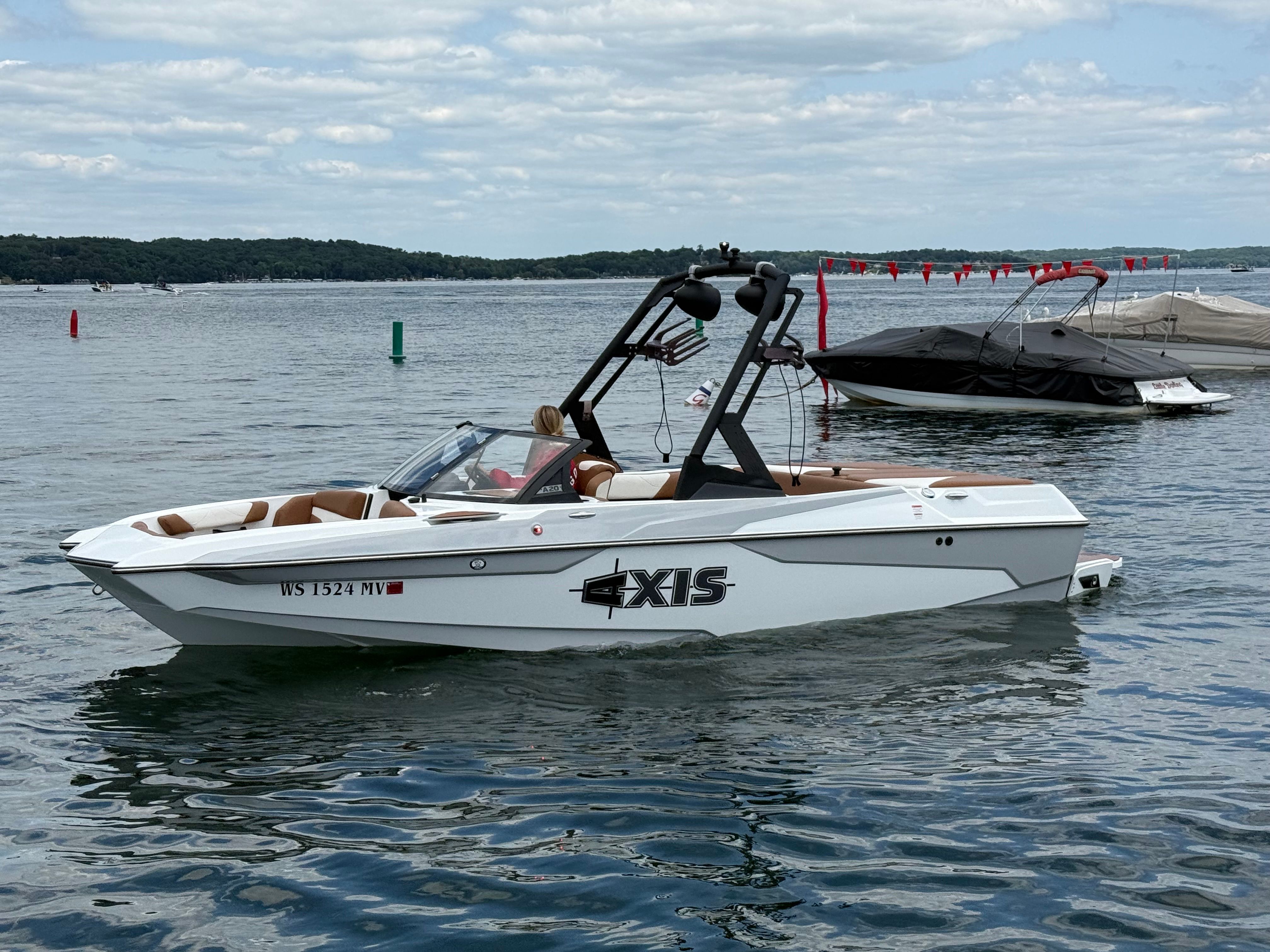 Used 2023 20' Axis A20 For Sale in Fontana on Lake Geneva, WI