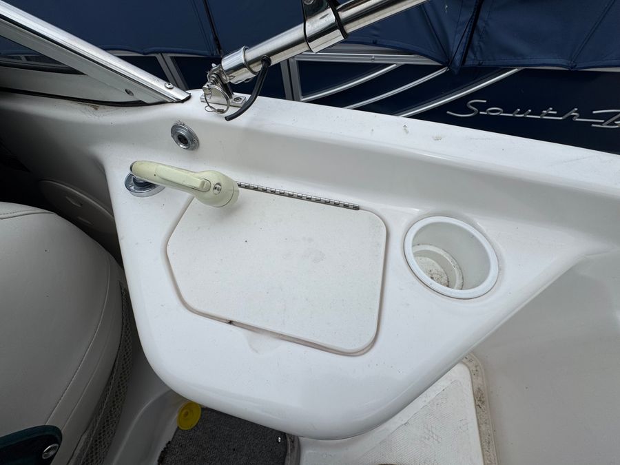 2004 Hurricane SunDeck 187 IO, photo 9 of 13