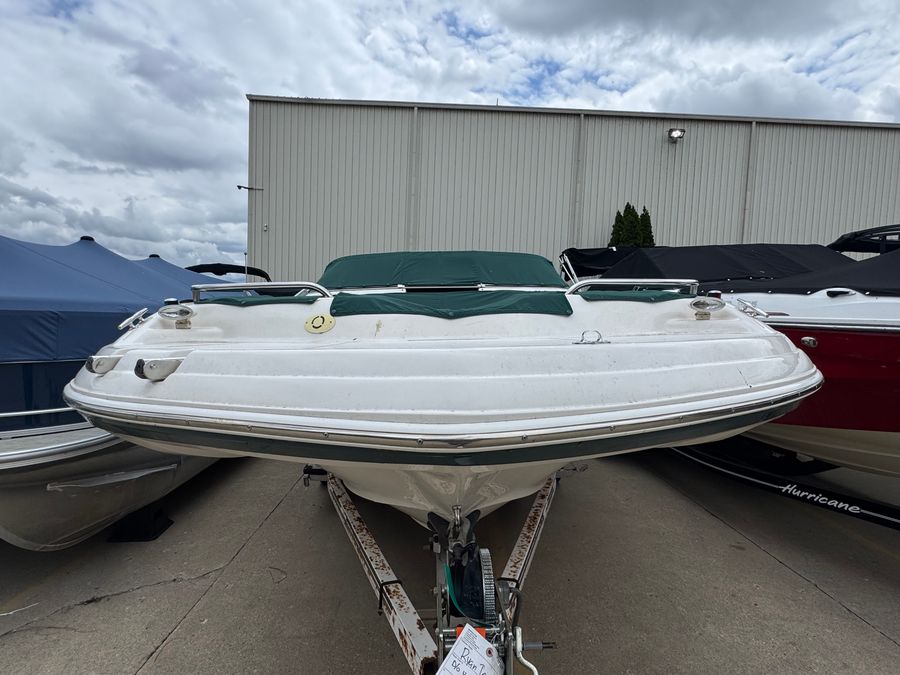 2004 Hurricane SunDeck 187 IO, photo 2 of 13