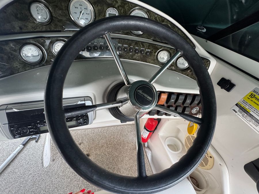 2004 Hurricane SunDeck 187 IO, photo 6 of 13