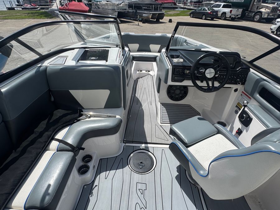 2018 Moomba Max, photo 17 of 21