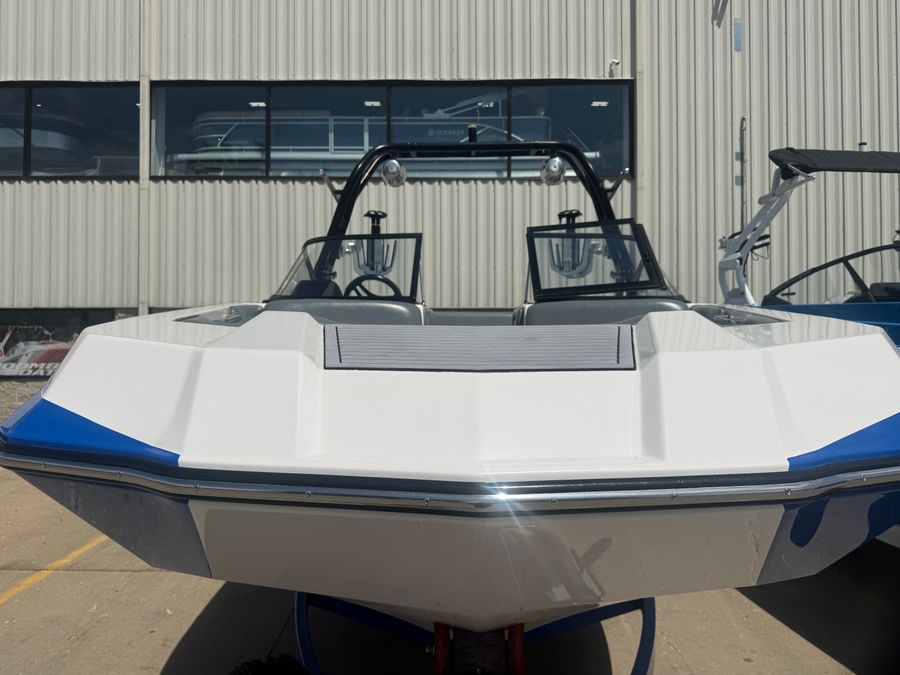2018 Moomba Max, photo 3 of 21
