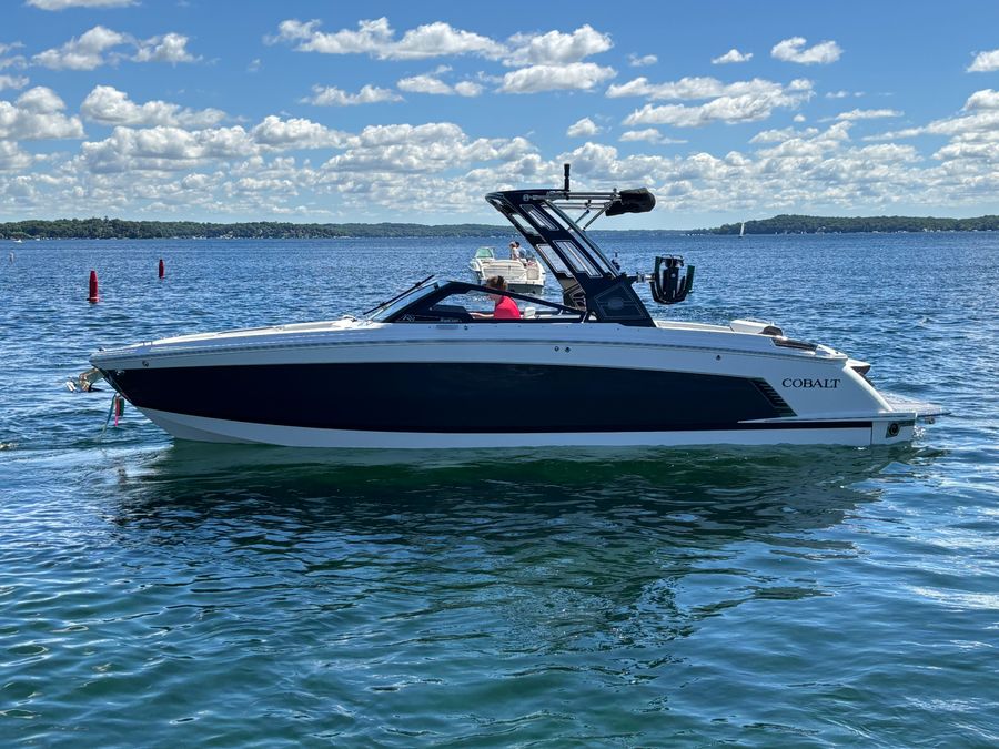 2026 Cobalt R8 Surf