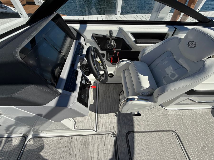 2026 Cobalt R6 Surf, photo 14 of 30