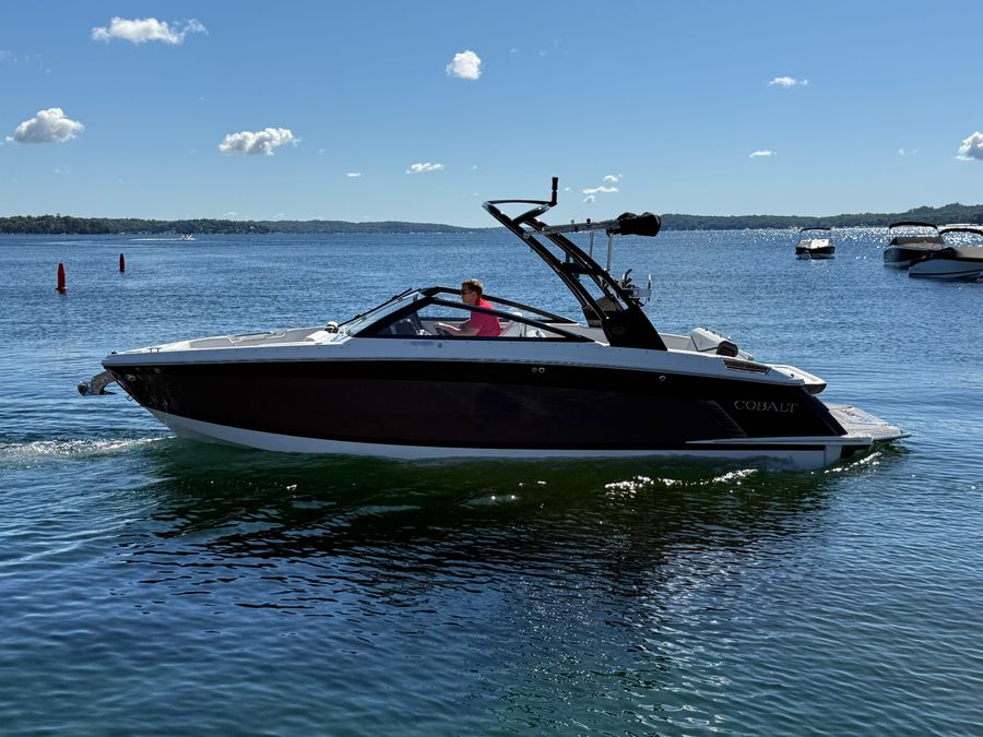 2026 Cobalt R6 Surf, photo 3 of 30