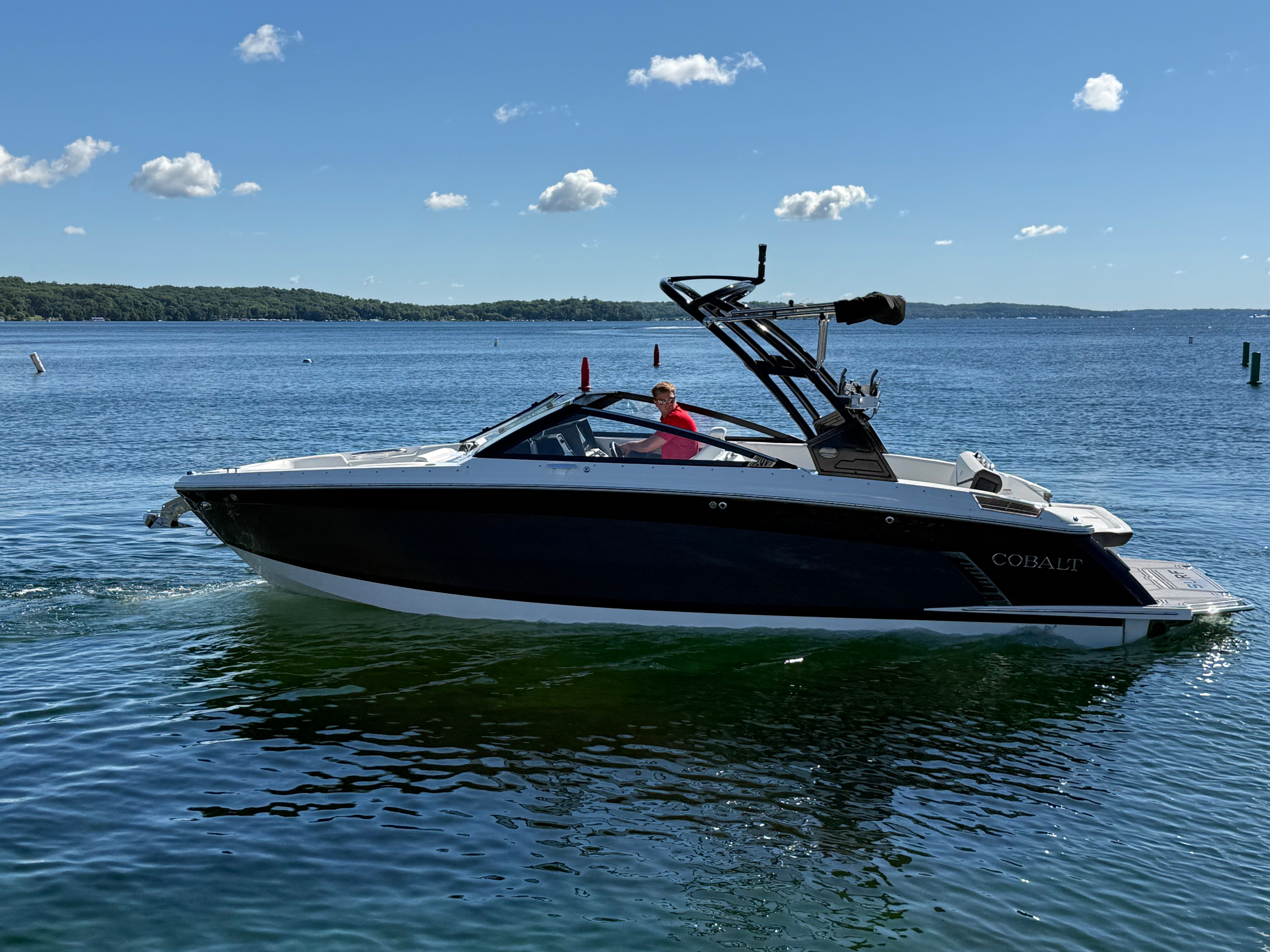 New 2026 25' Cobalt R6 Surf For Sale in Lake Country, WI | Gordy's
