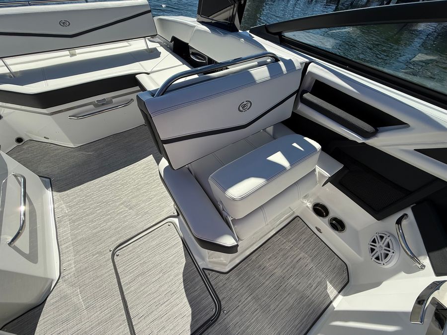 2026 Cobalt R6 Surf, photo 11 of 30
