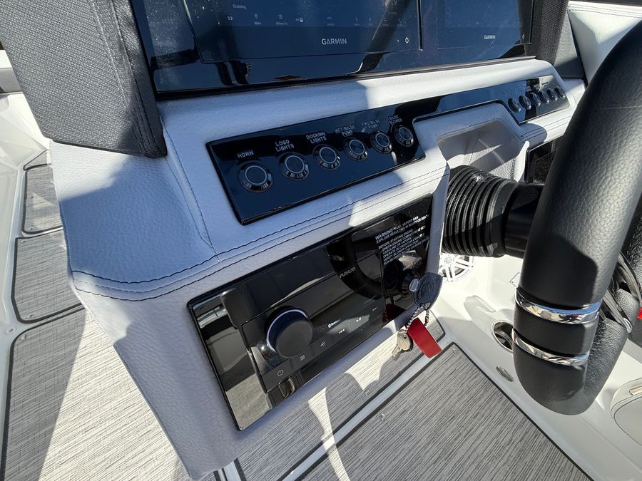 2026 Cobalt R6 Surf, photo 15 of 30
