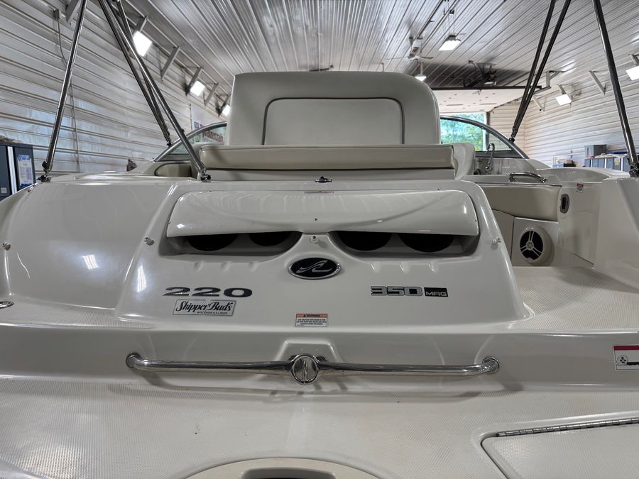 2008 Sea Ray 220 Sundeck, photo 9 of 9