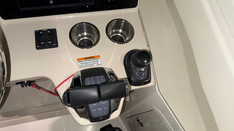 2021 Boston Whaler 380 Realm, photo 12 of 30