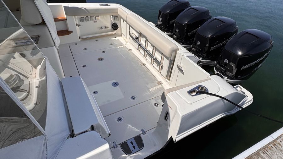 2021 Boston Whaler 380 Realm, photo 6 of 30