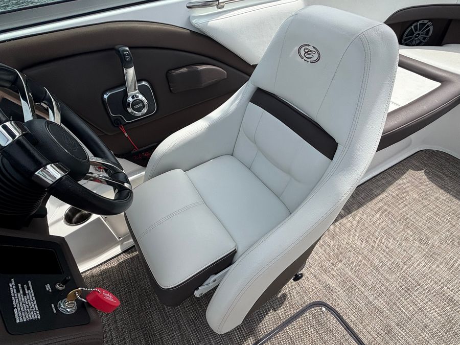 2024 Cobalt 220S, photo 14 of 20