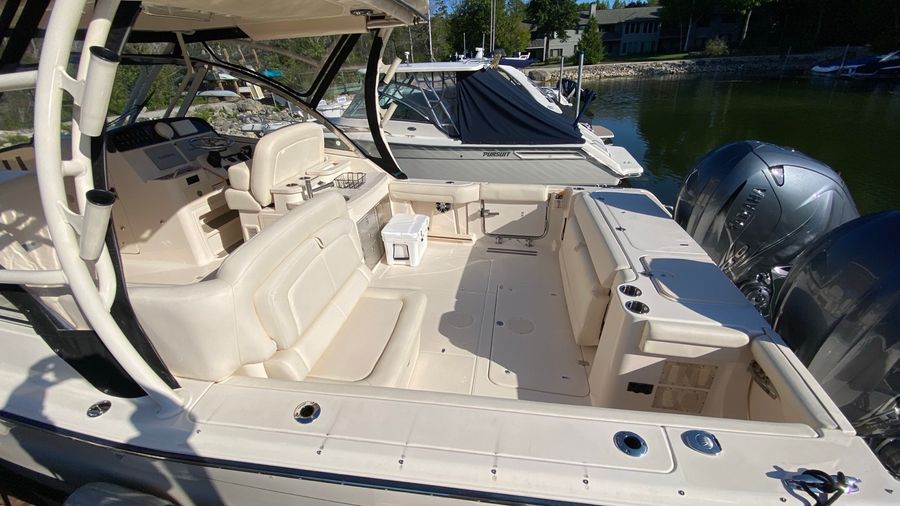 2021 Grady-White Freedom 335, photo 17 of 23