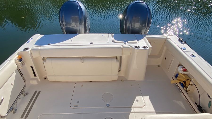2021 Grady-White Freedom 335, photo 19 of 23