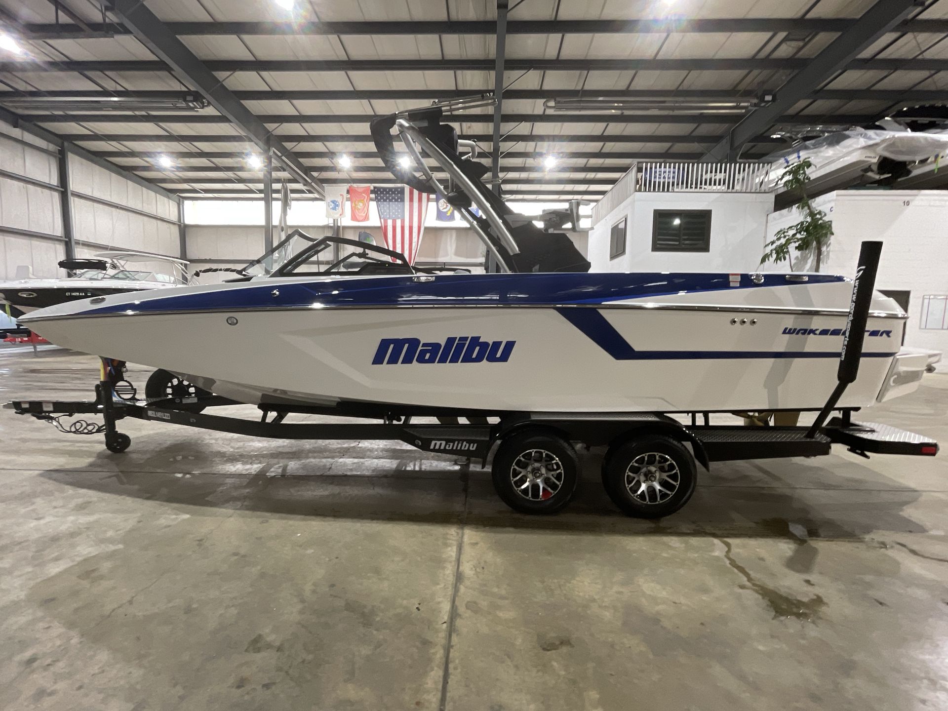 Used 2023 24' Malibu 24 MXZ For Sale in Fontana on Lake Geneva, WI