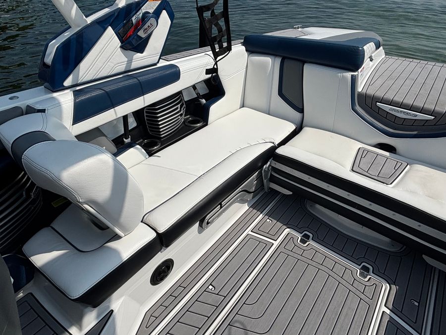 2017 Nautique Super Air Nautique G23, photo 12 of 18
