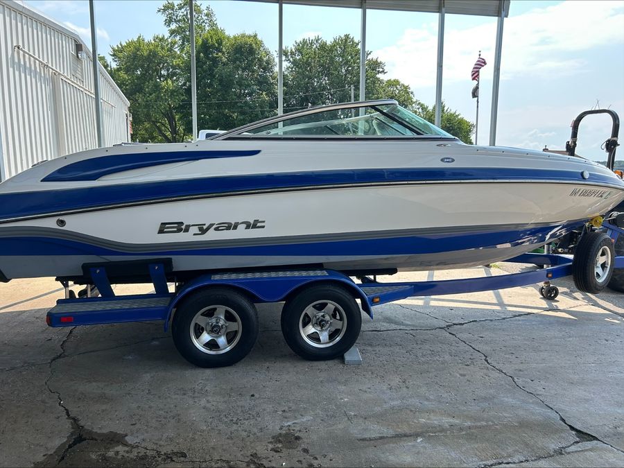 2010 Bryant 220