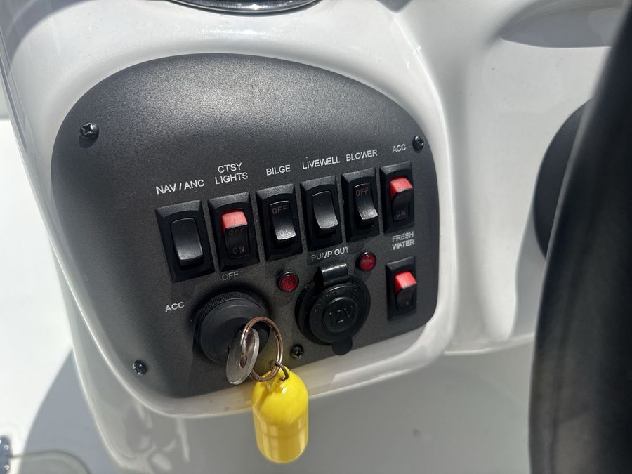 2017 Tahoe 195, photo 23 of 30