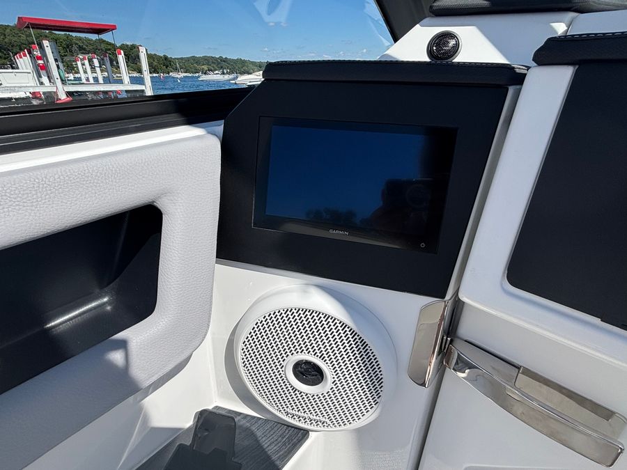 2027 Cobalt R26, photo 13 of 24