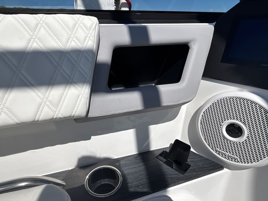 2027 Cobalt R26, photo 14 of 24