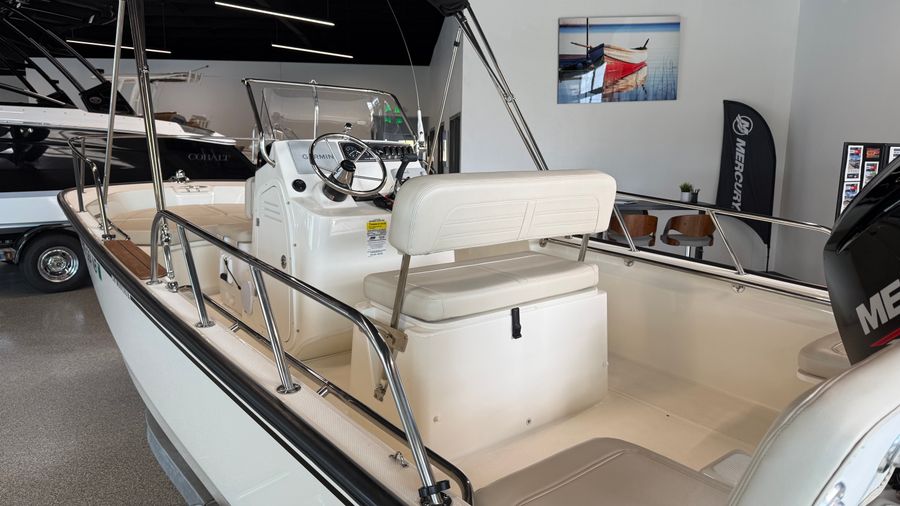 2021 Boston Whaler 170 Montauk, photo 2 of 12