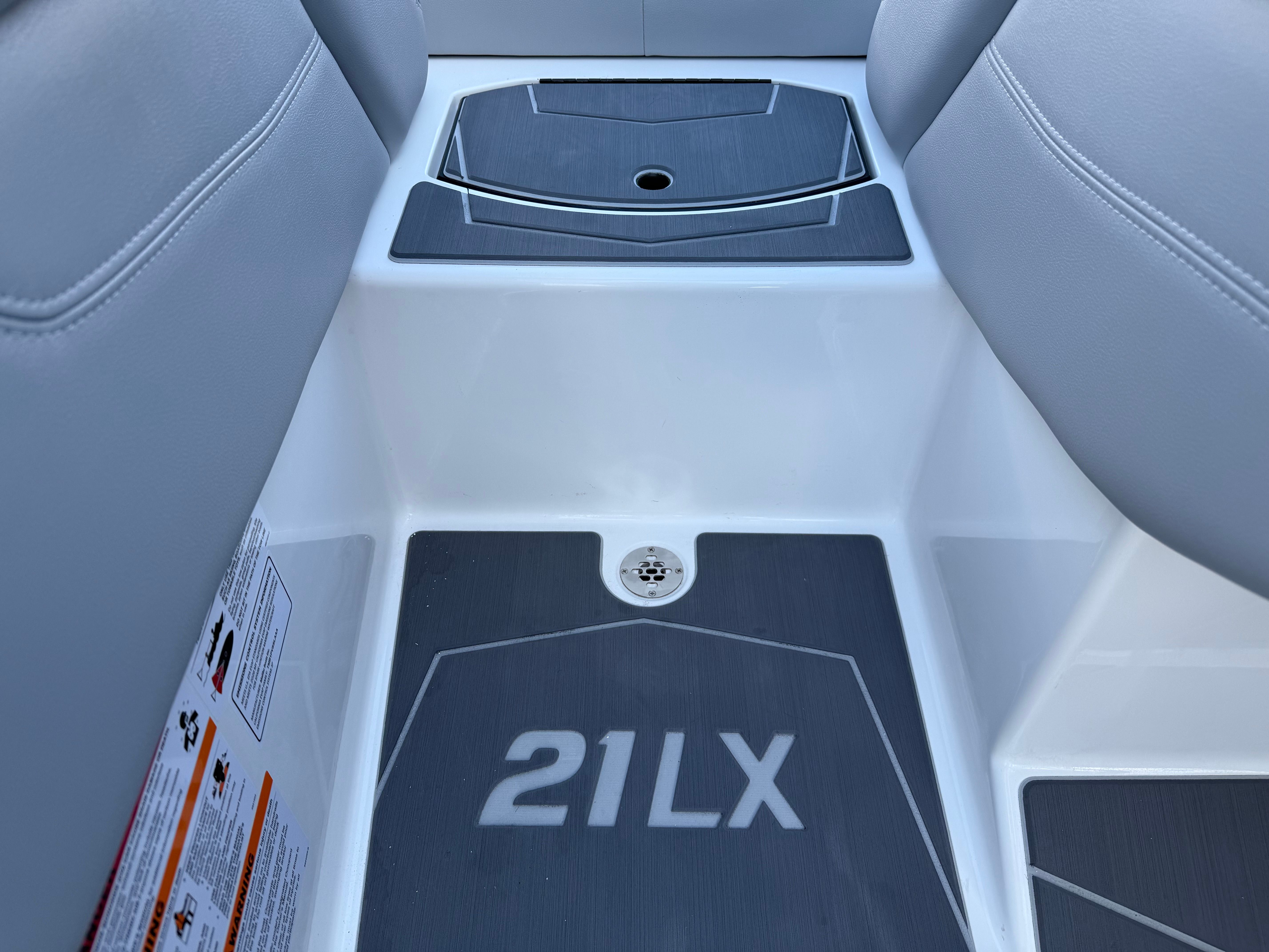 New 2026 21' Malibu 21LX For Sale in Fontana on Lake Geneva, WI