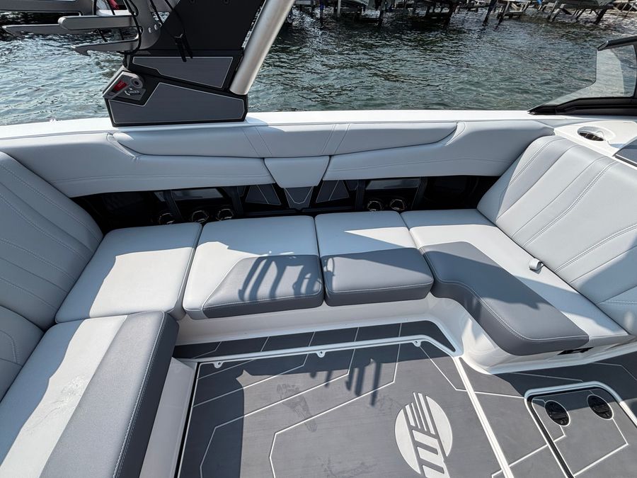 2026 Malibu 21LX, photo 6 of 19