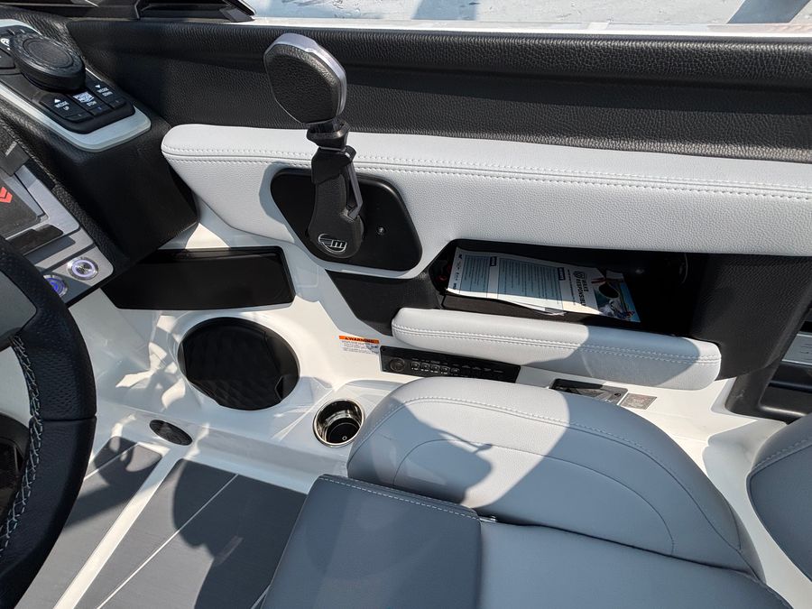 2026 Malibu 21LX, photo 9 of 19